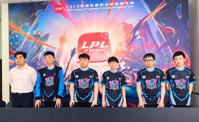 他带来的不 他带来的不