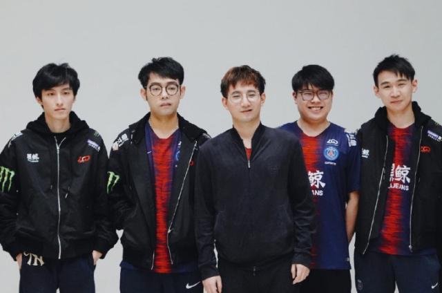 接接着写这 接接着写这