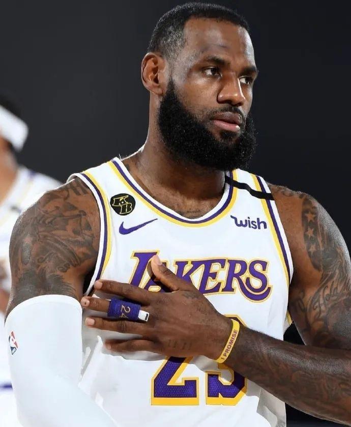 当看台的灯 当看台的灯